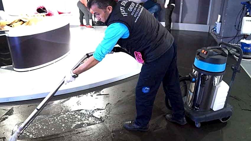 erkek-temizlik-personeli-2-850×478 Erkekler Temizlik Yaparsa