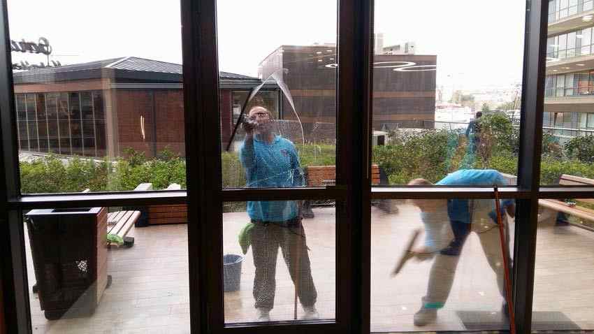 İstanbul’da Kar Tatili Fırsatları cam silimi İstanbul'da Kar Tatili Fırsatları Ev Temizliği