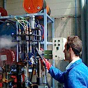 Fabrika temizlik firması buharlı makine temizliği